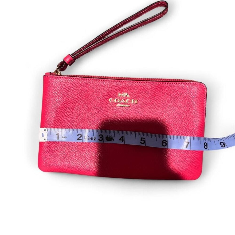 Coach Women's Pink Large Corner Zip Wallet Gold Hardware NWT - Picture 6 of 8